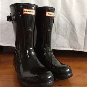 Hunter short glossy rain boots